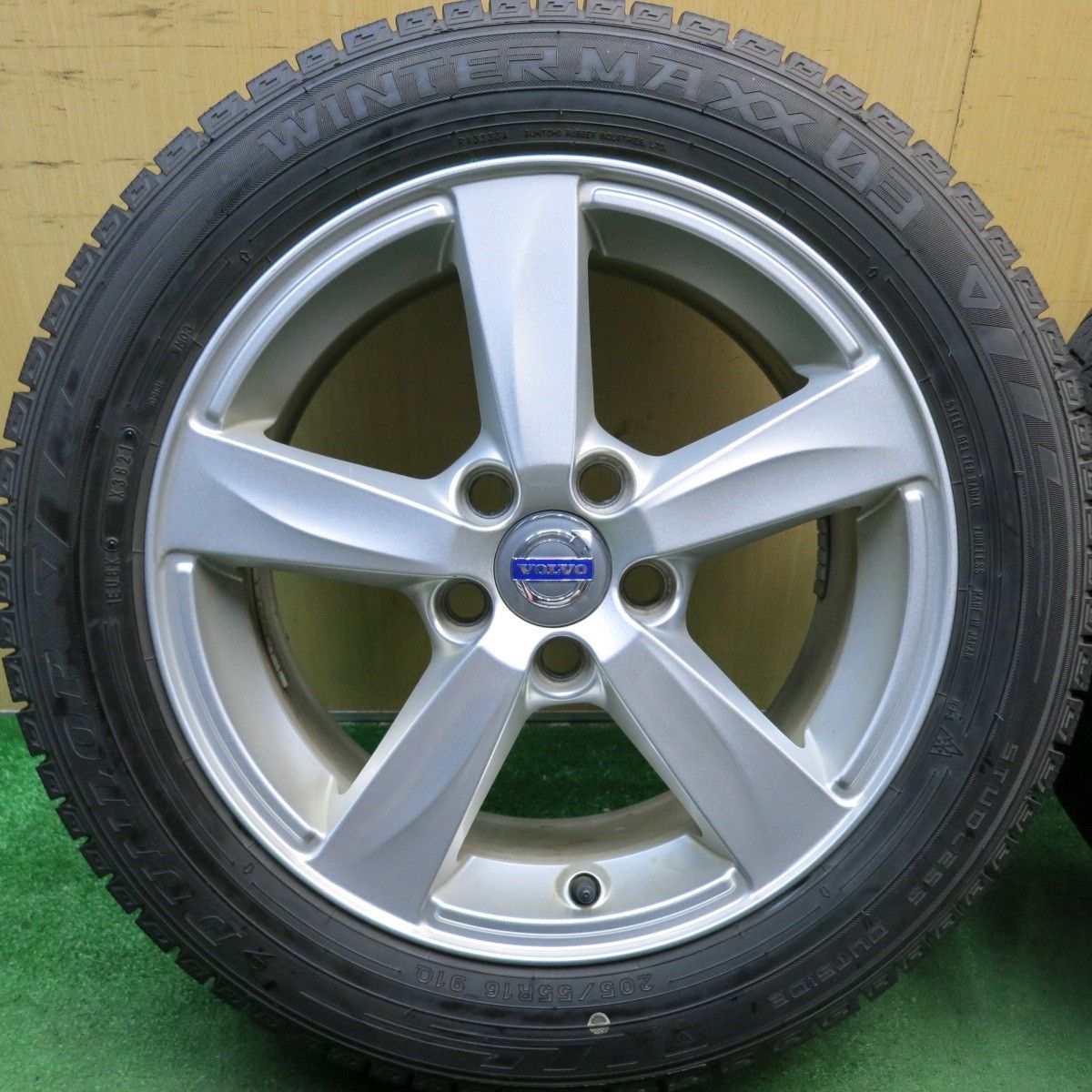 バリ溝！21年！キレイ！9.5分☆ボルボ V40 純正 205&frasl;55R16