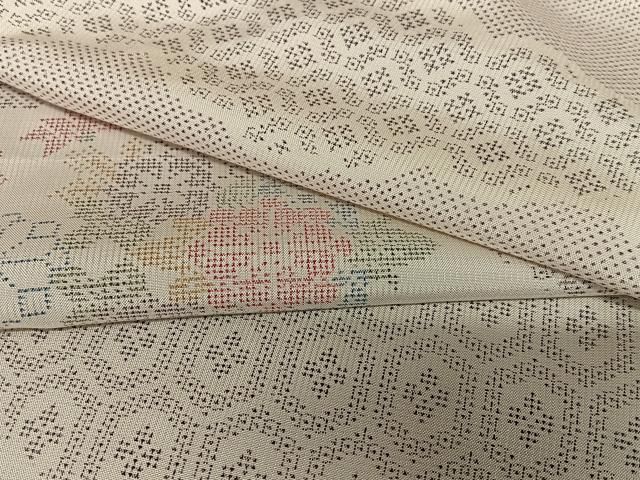 平和屋着物○本場大島紬 白大島 120亀甲 雲重ね文 正絹 逸品 未使用