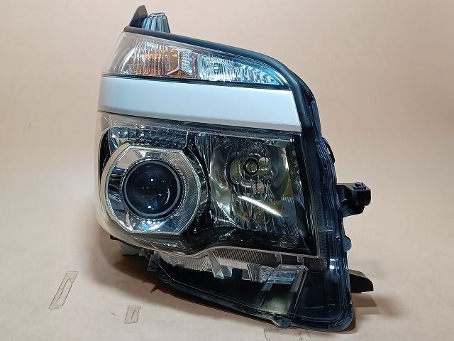ヴォクシー ZRR75W 右ヘッドランプ ヘッドライト ZS 4WD 7人 コイト 28-225 81110-28F00 070