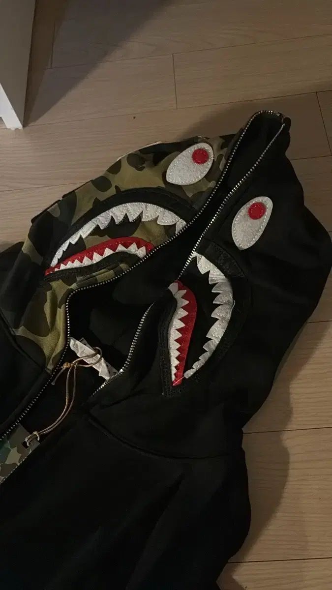 A BATHING APE アベイシングエイプ シャーク フード付き ジップアップパーカー