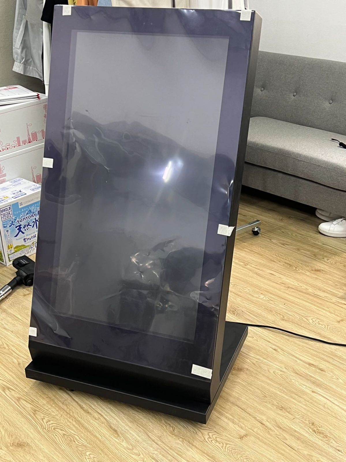 改良型デジタルサイネージ 43型スタンド付 液晶ディスプレイ L型スタンド TV-H1077