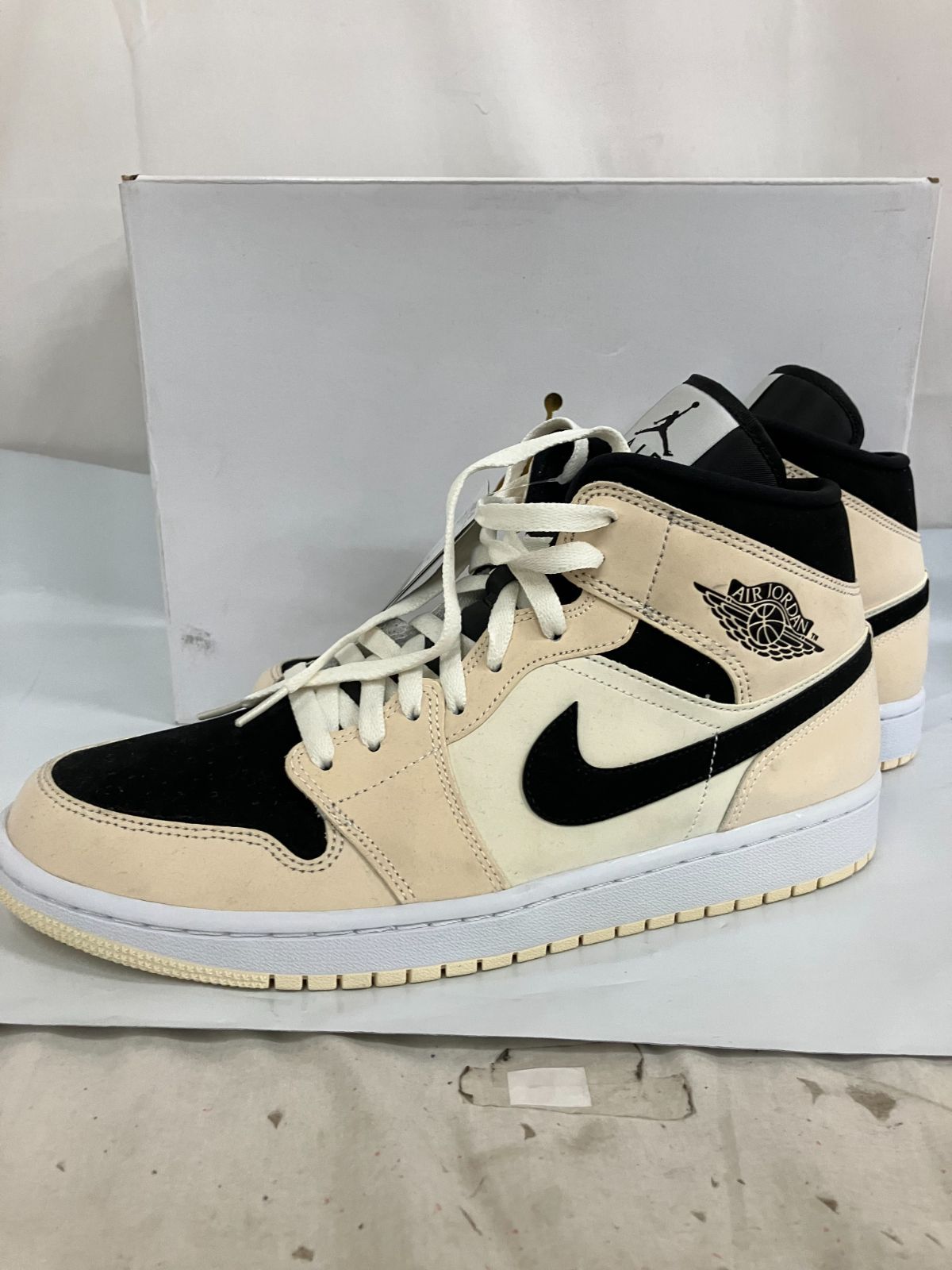 ナイキ ウィメンズ エアジョーダン1 ミッド \"グアバ アイス\" Women's Air Jordan 1 Mid 'Guava Ice' Release Date. Nike SNKRS