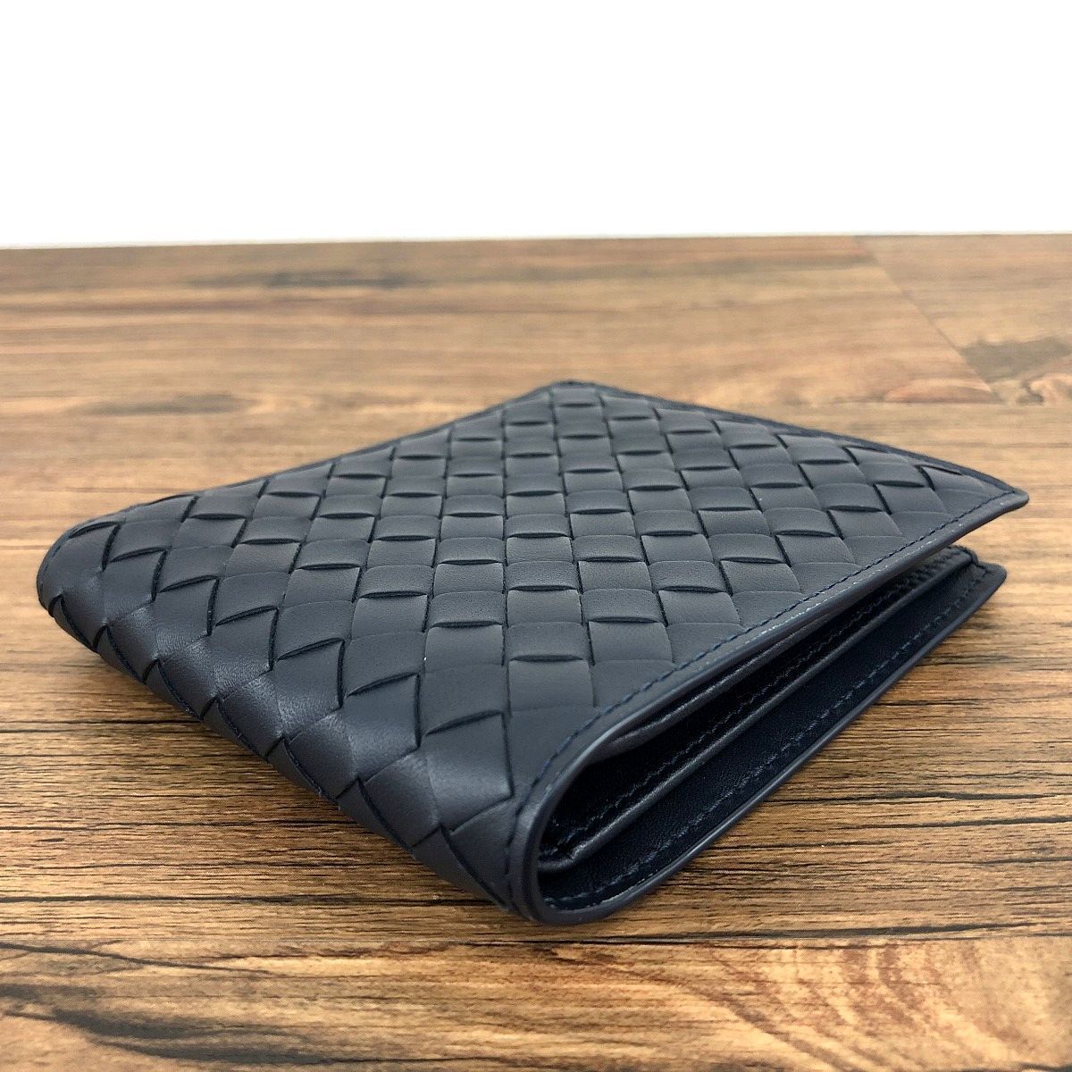 未使用品 BOTTEGA VENETA 二つ折り財布 カーフスキン 79 - 折り財布