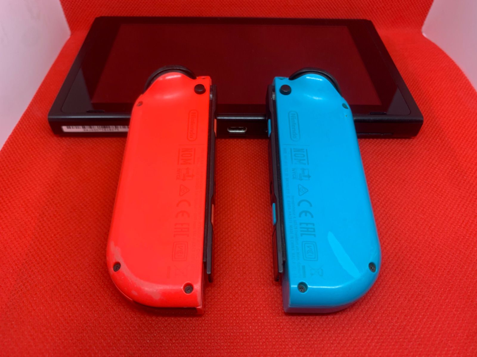 後期型Nintendo Switch 本体セット+ソフト1本○不具合なし 後期型Nintendo Switch 本体セット+ソフト1本○不具合なし