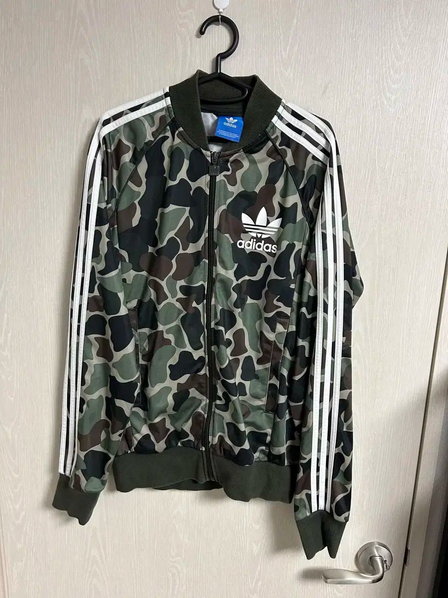 adidas アディダス カモフラ ジャージ 105 サイズ 販売