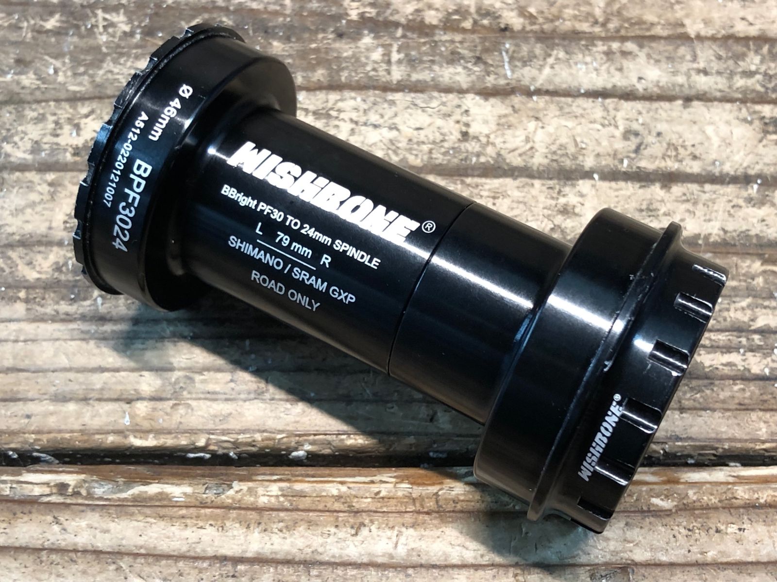 IR680 ウィッシュボーン WISHBONE BPF3024 ボトムブラケット BB 黒 Φ46 PF30 スピンドル径Φ24