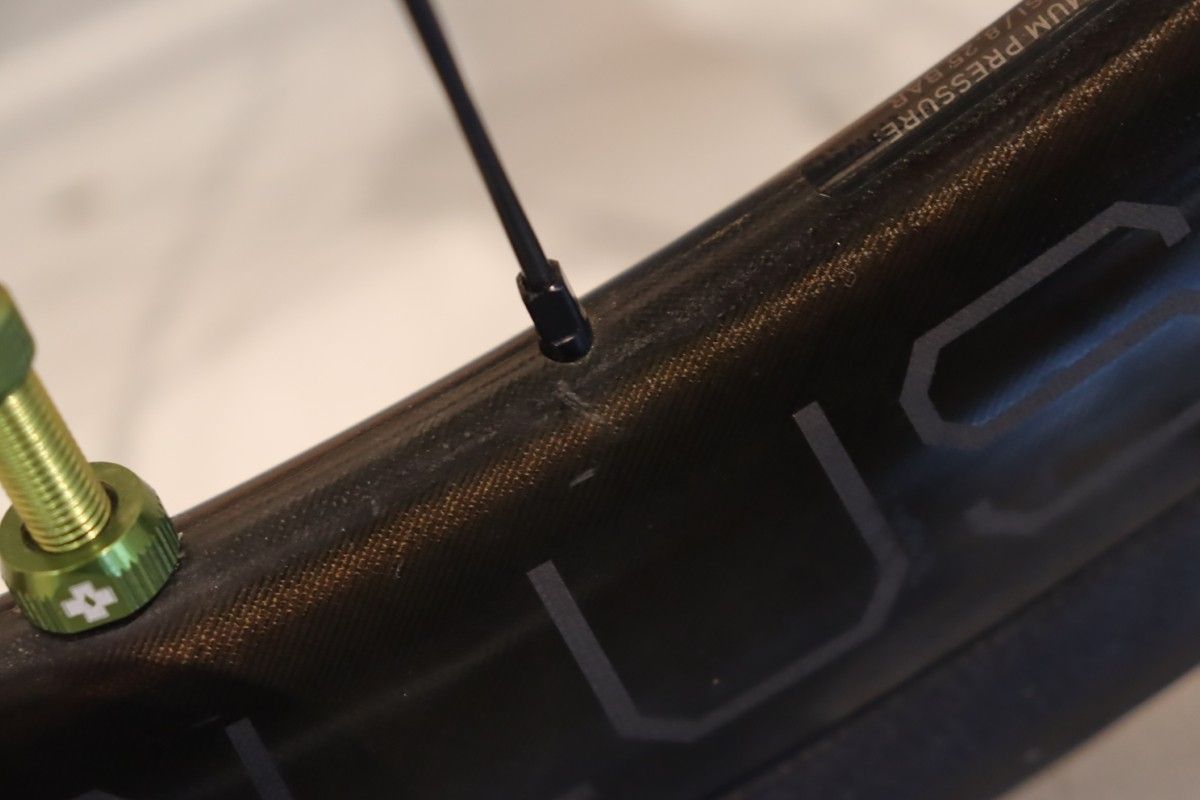 【前輪ジャンク】ボントレガー BONTRAGER アイオロス AEOLUS RSL 37 TLR カーボン チューブレス ホイールセット シマノ12S/11S 【千葉店】