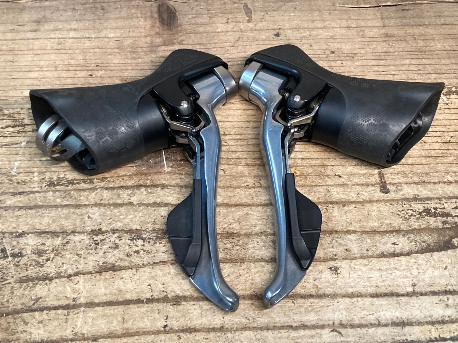 JG064 シマノ SHIMANO 105 ST-5800 STIレバー 2x11S シルバー 取付バンド ブラケットカバー非純正