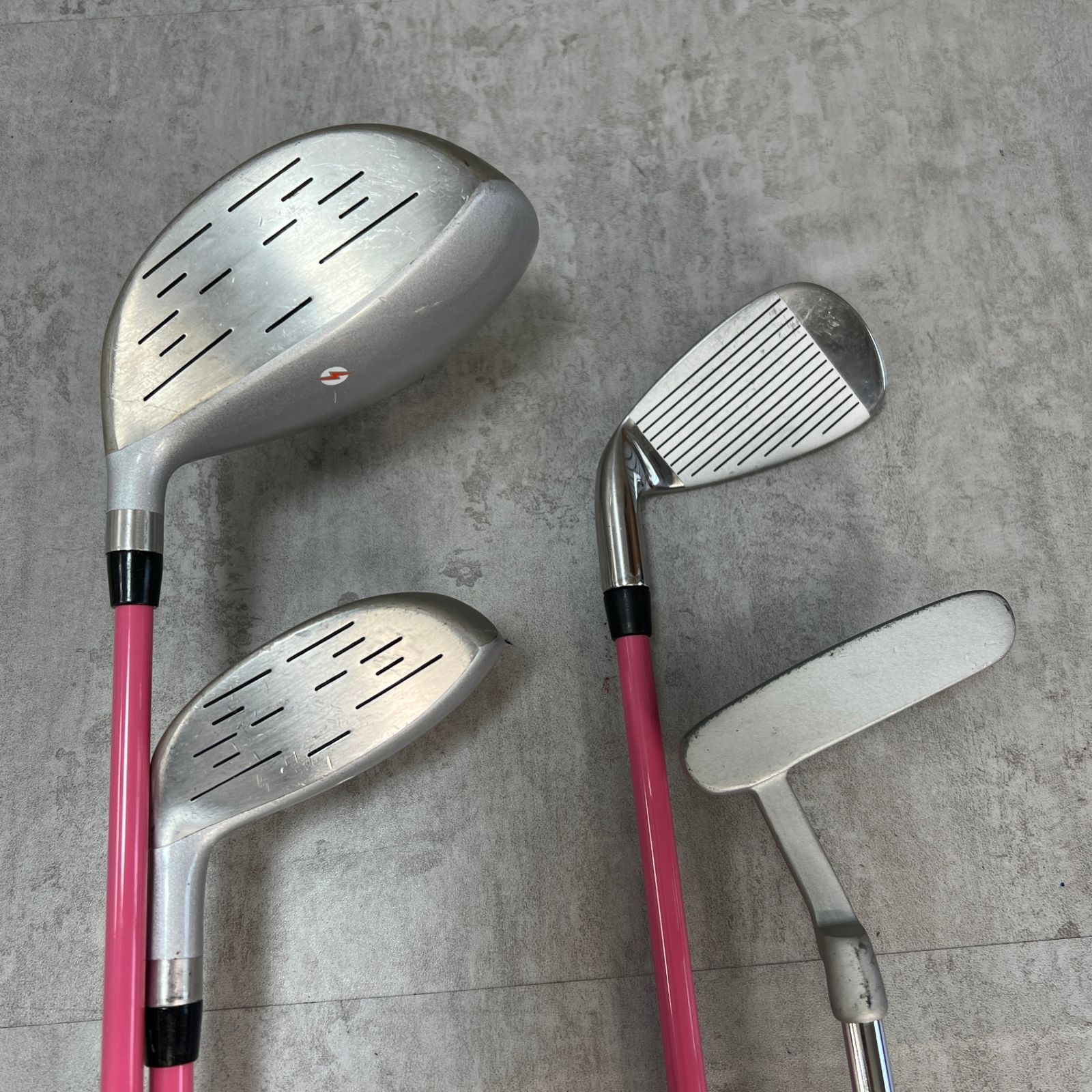 POWER　BILT　パワービルド　Pink　Series　ピンクシリーズ　 ジュニアゴルフ4本セット　子供用　キッズ　右利き用　入門用