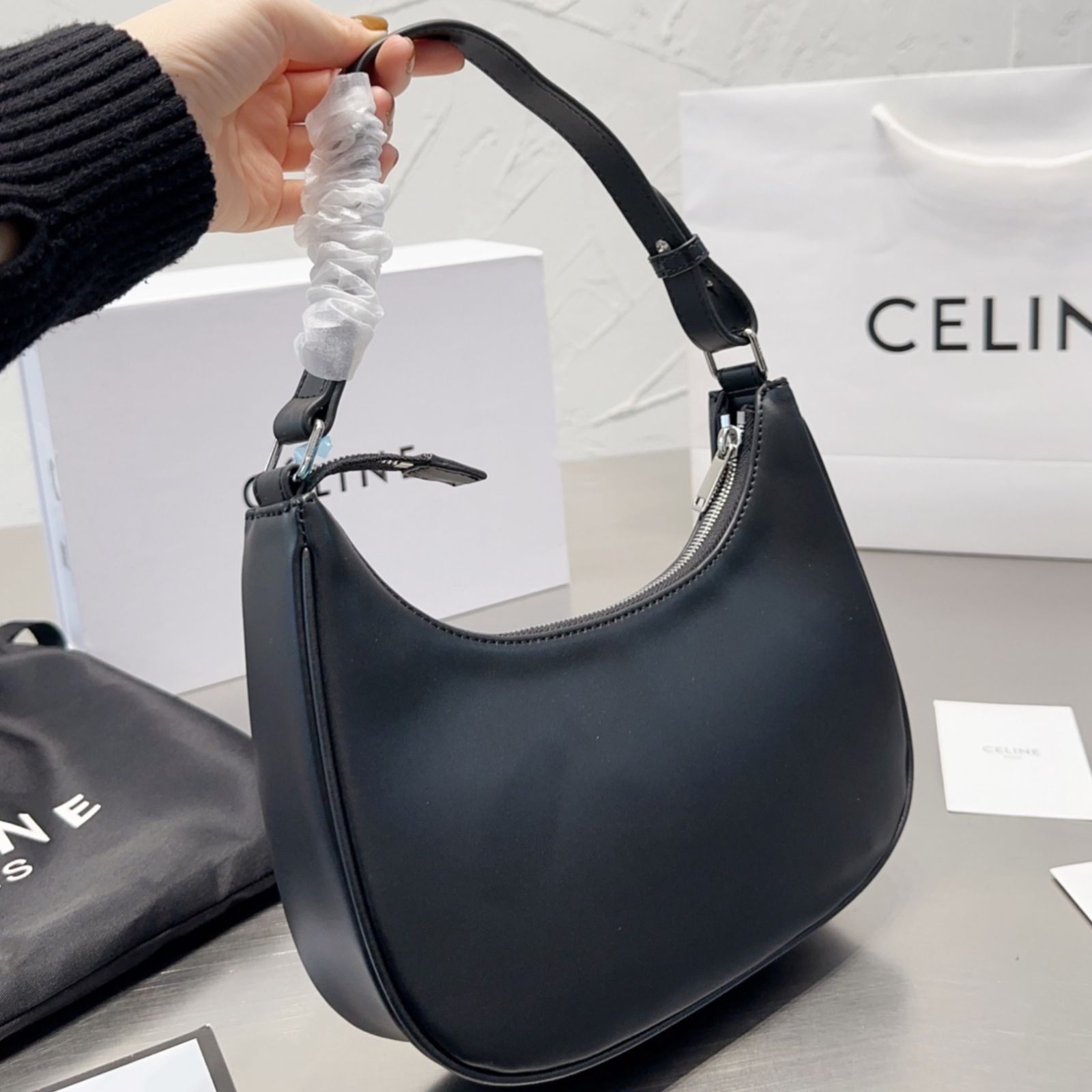 CELINE ショルダーバッグ 超人気 レディース 新品未使用 セリーヌ 極美品 手提げバッグ 鞄 かばん 通勤バッグ - メルカリ