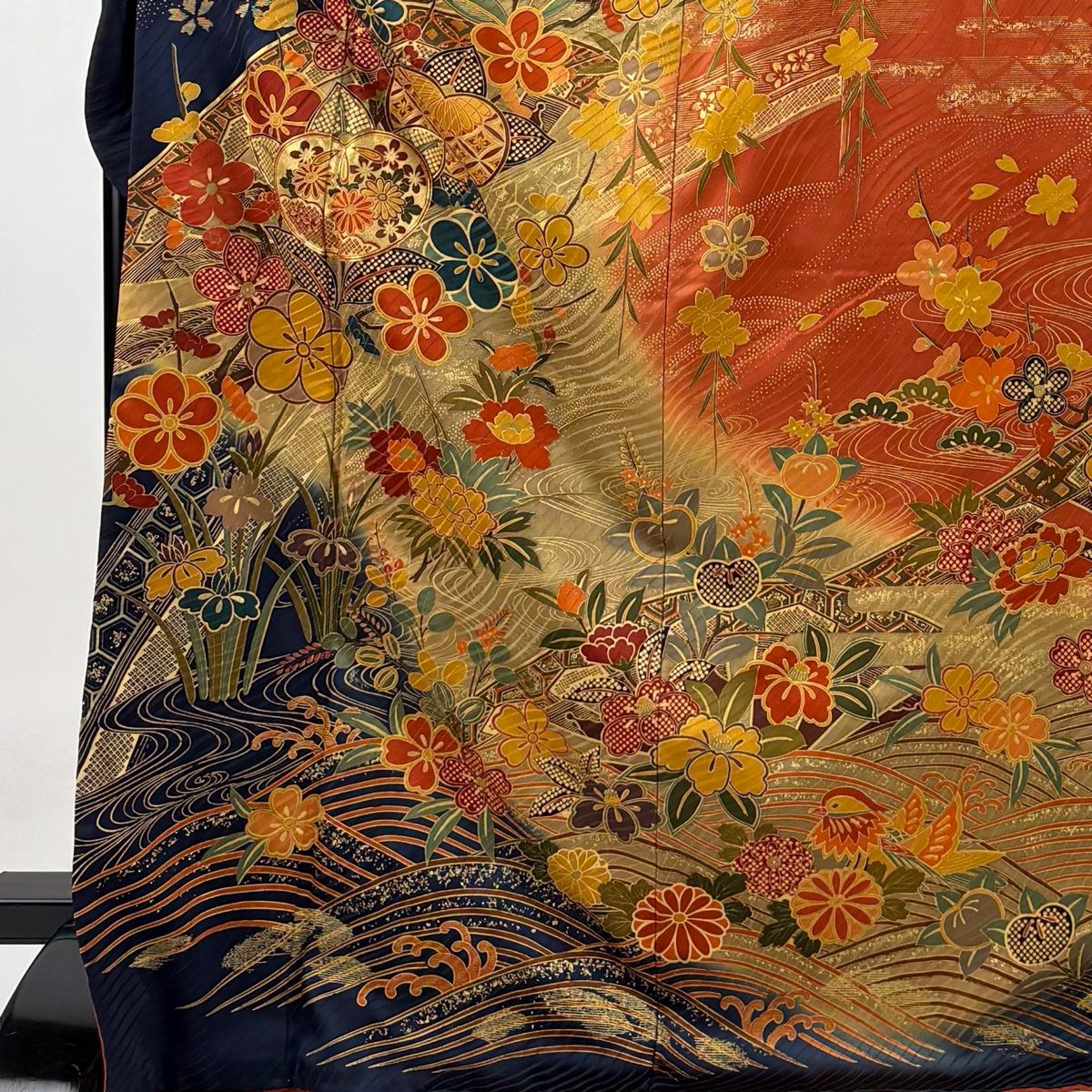 振袖2 七宝地柄入り大きな梅柄振袖濃紺　身丈175裄丈71袖丈108.5 FURISODE ARCの振袖 /紺色/朱色/古典/梅柄/ 【17-580】Bijou