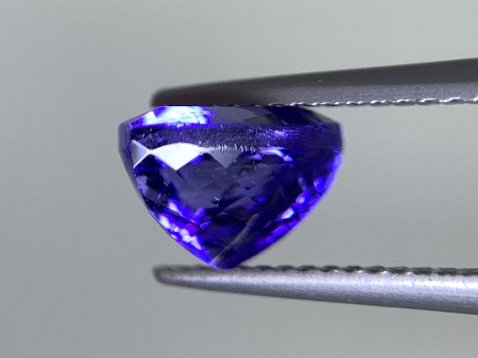 タンザナイト 天然 2.516ct 中央宝石ソーティング付き 7.85