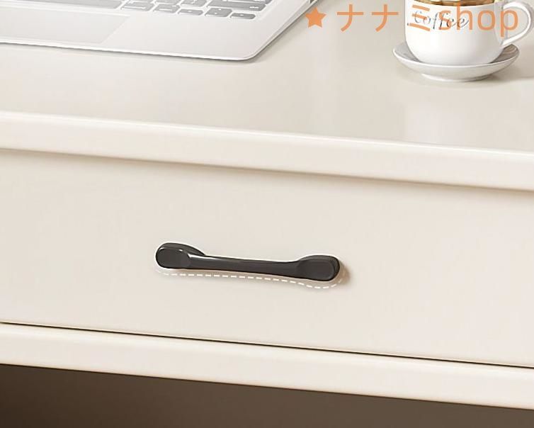 小さなアパート 本棚