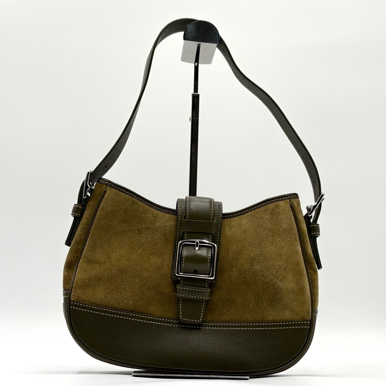 美品 COACH スタッズ スエード ショルダーバッグ - ブラウン コーチ 