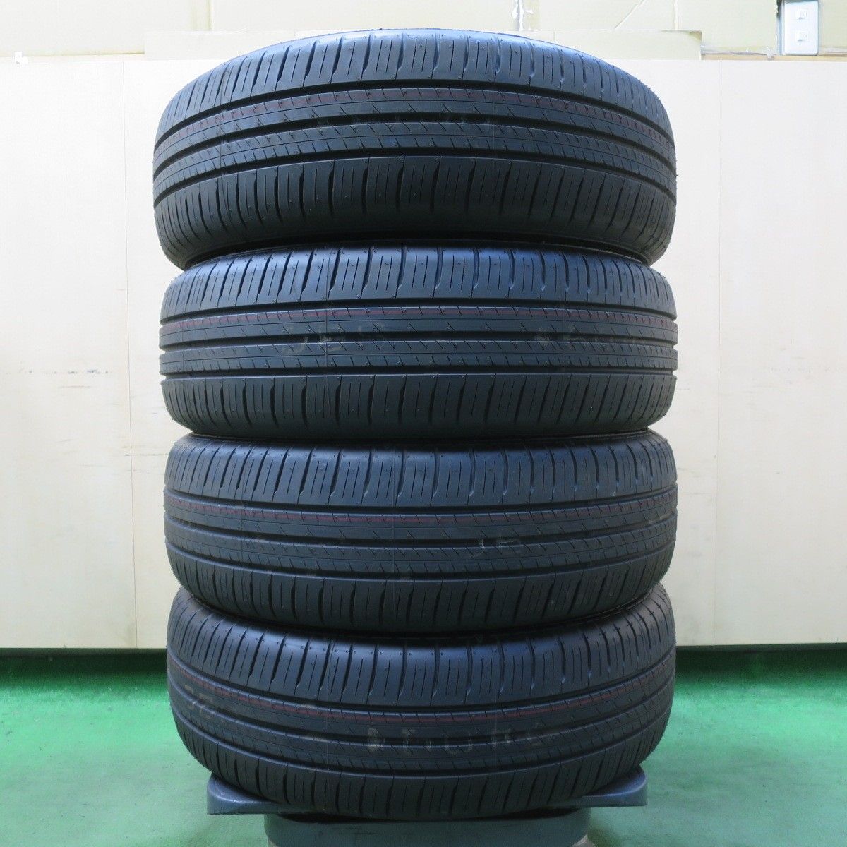 新車外し 25年 195|65R15 ダンロップ エナセーブ EC300 タイヤ 15インチ プリウス エスクァイア ノア ヴォクシー セレナ 等 5051705イノタ