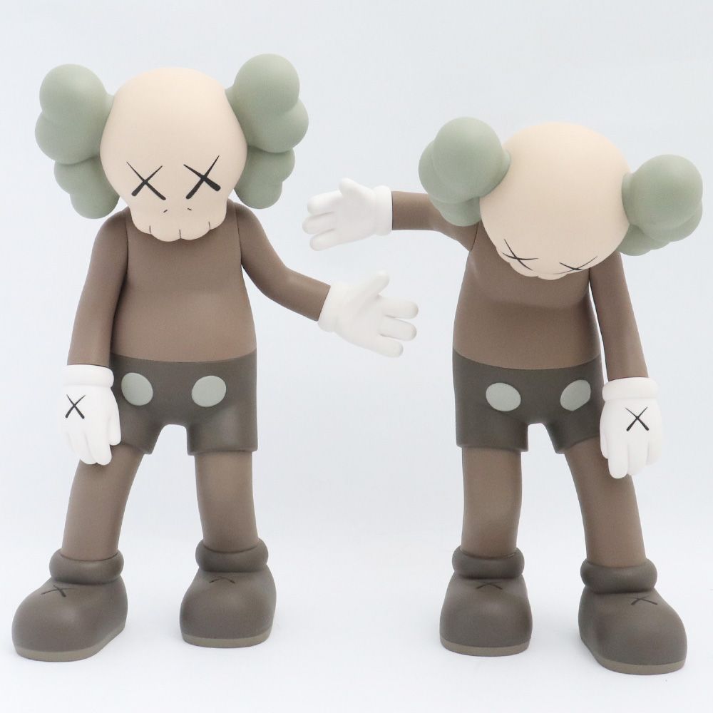 KAWS ALONG THE WAY BROWN - メルカリ