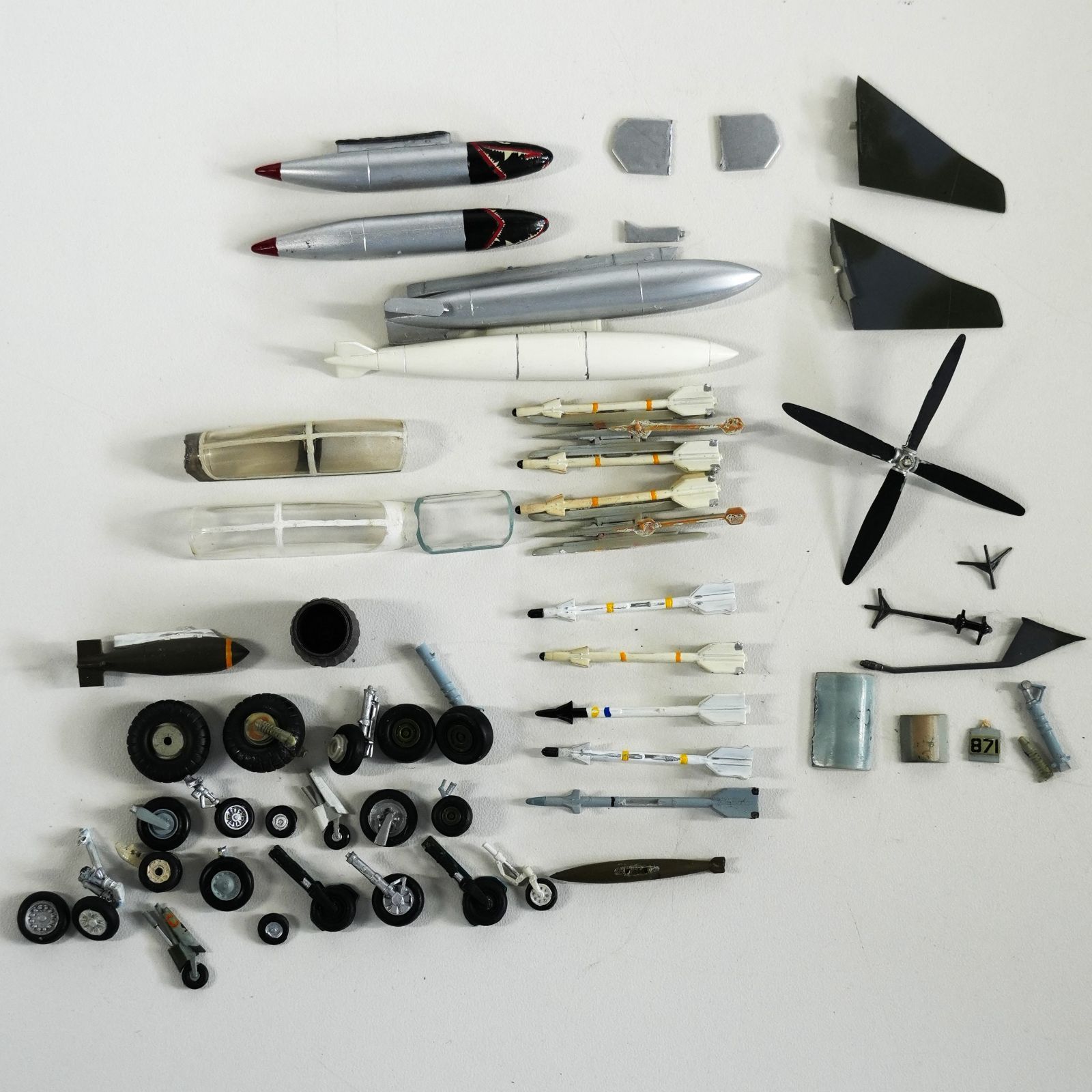 IM] ジャンク品 戦闘機 組立済 プラモデル 9点セット - メルカリ