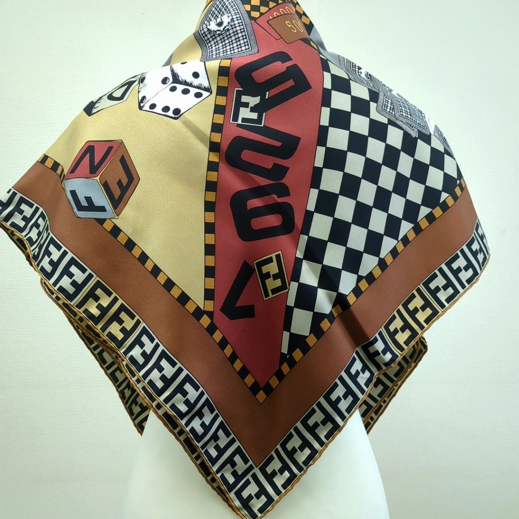 FENDI フェンディ 100% シルクスカーフ トランプ サイコロ