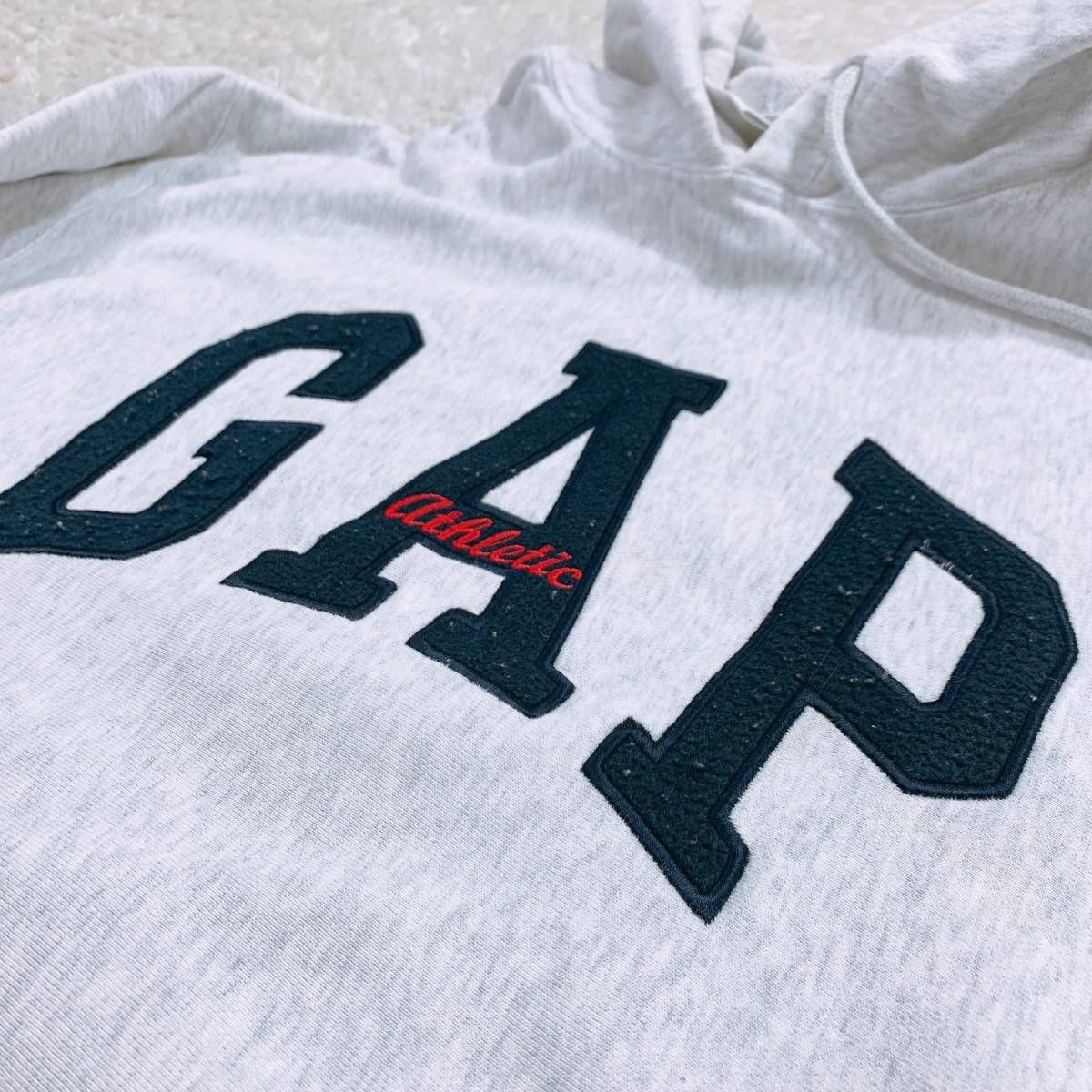 メンズS GAP パーカー 長袖パーカー グレー ロゴ付き カジュアル