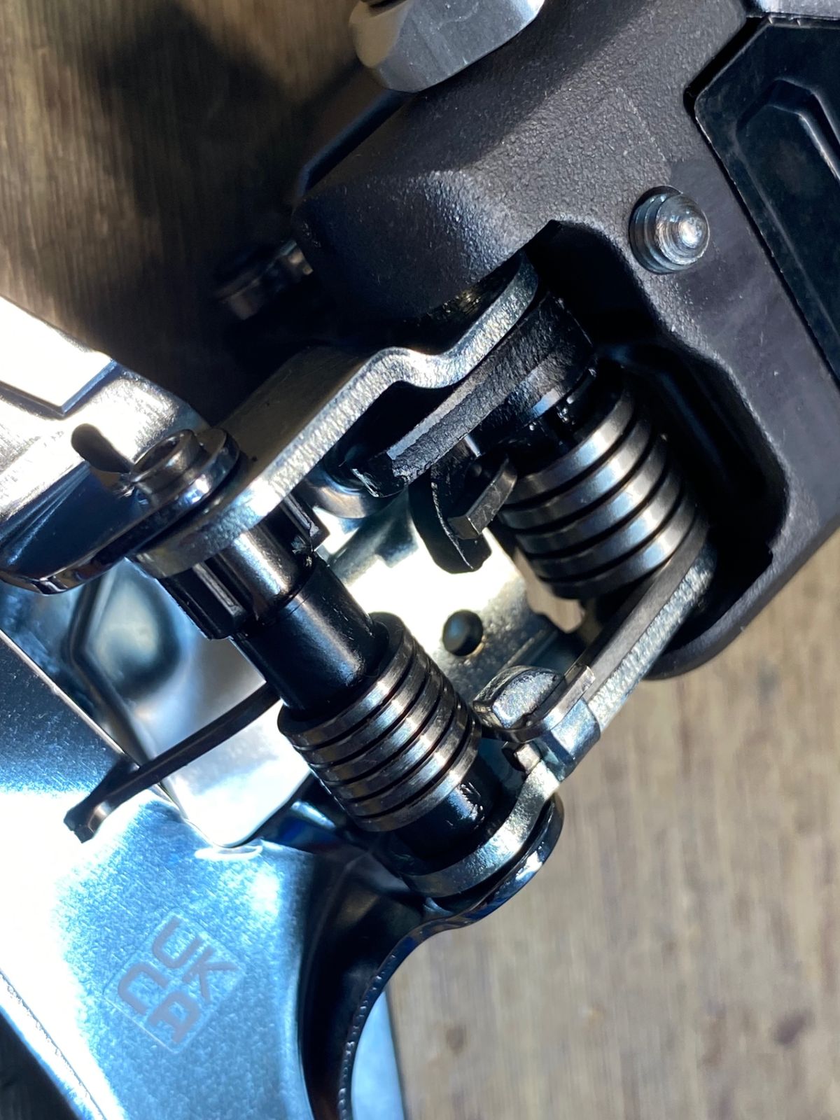 全国配信早速 送料無料！ JG463 シマノ SHIMANO GRX FD-RX815 フロントディレイラー Di2 接続 済