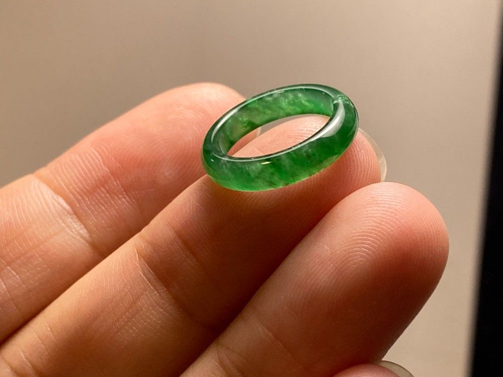L14-99 品 ピンキーリング 高氷種 陽緑 1.5号 グアテマラ産 A貨 本翡翠 くりぬき