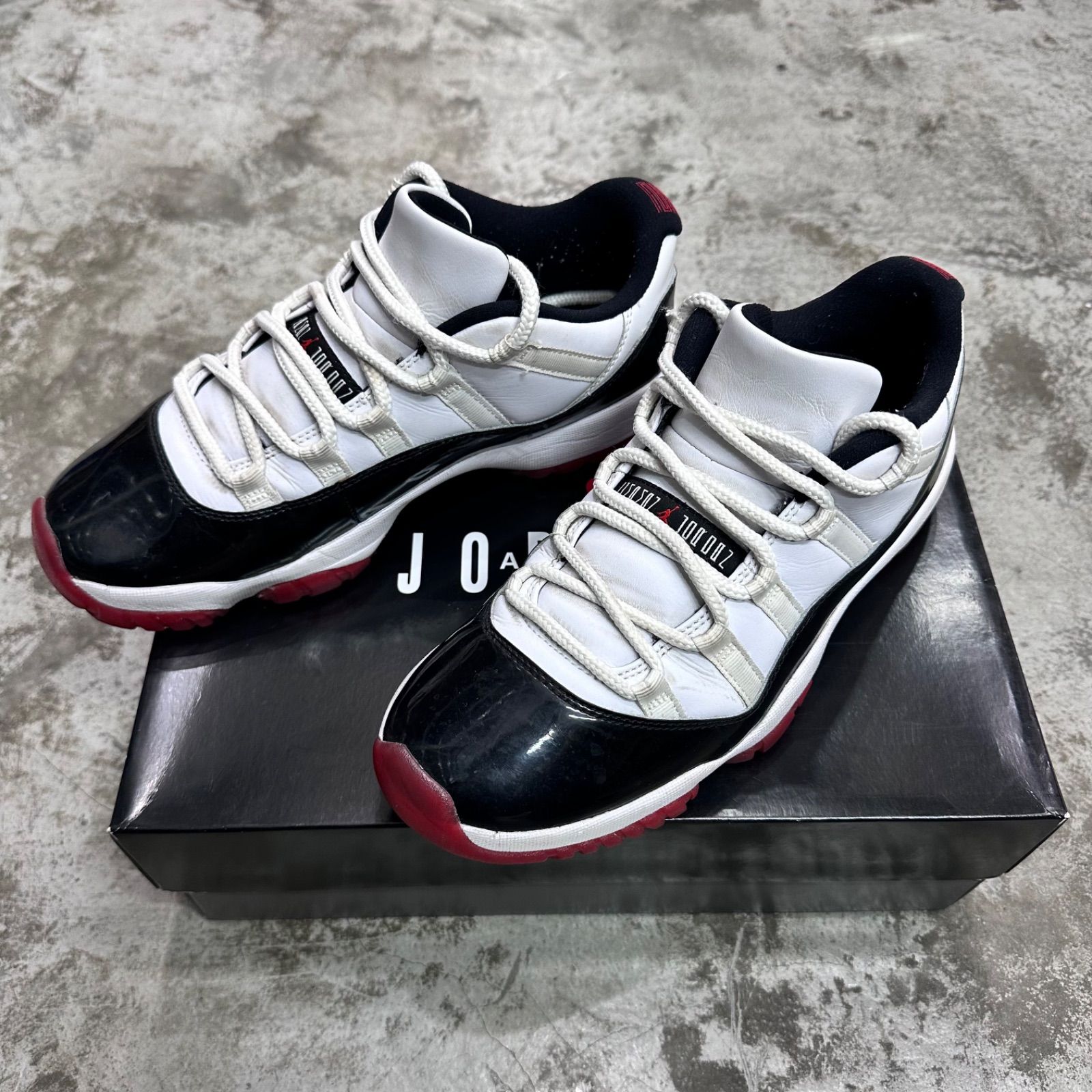 NIKE Air Jordan 11 Low Gym Red ジョーダン11 ブレッド AV2187-160 