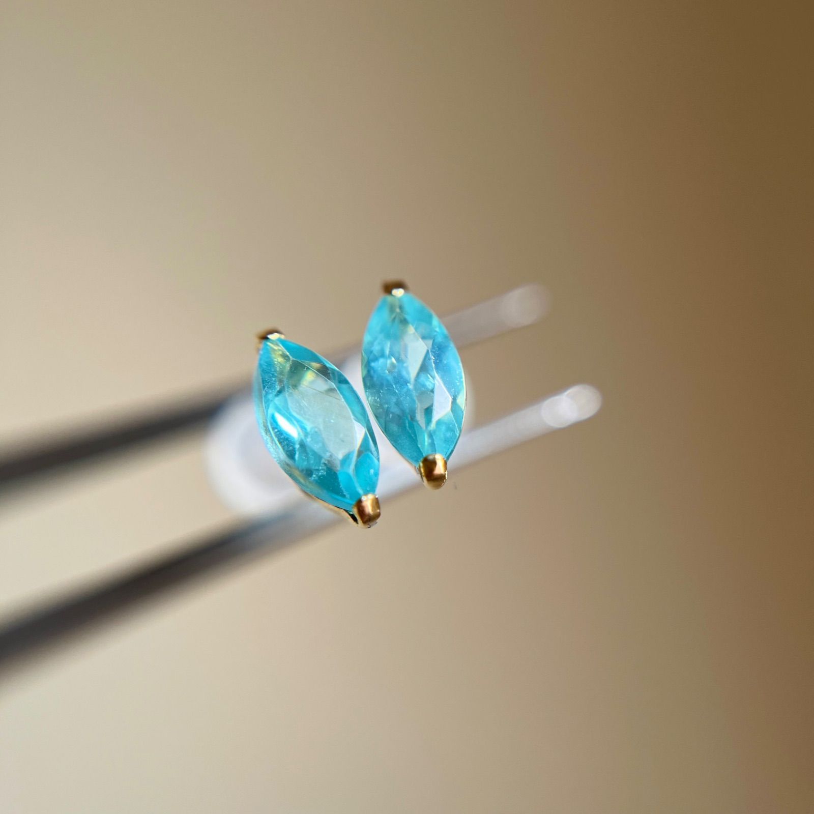 希少 未使用品 k18 パライバ色アパタイト ピアス 【公式通販】