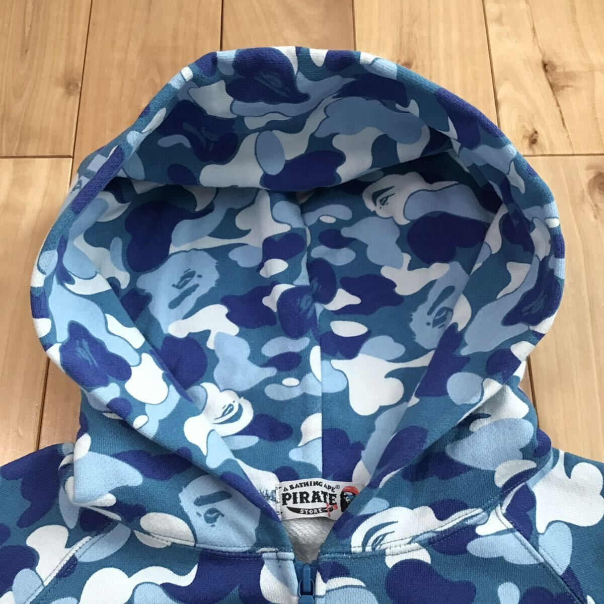 A BATHING APE パイレーツストア パーカー APE CROSSBONE COLLEGE ZIP HOODIE（パーカー）｜A BATHING APE