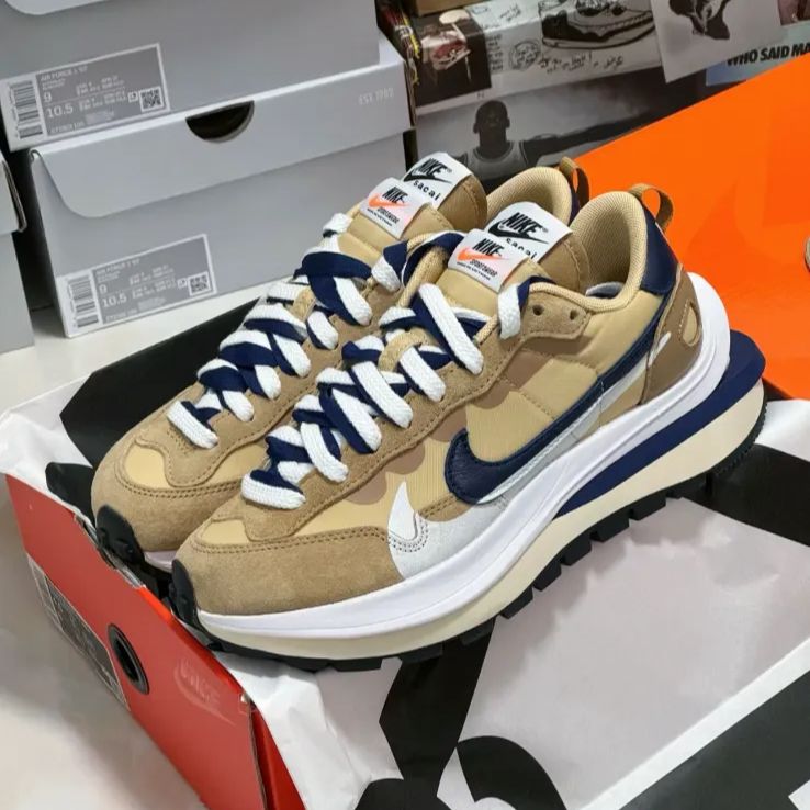 人気 Sacai × Nike VaporWaffle Sesame メンズ スニーカー 箱付 カーキ色