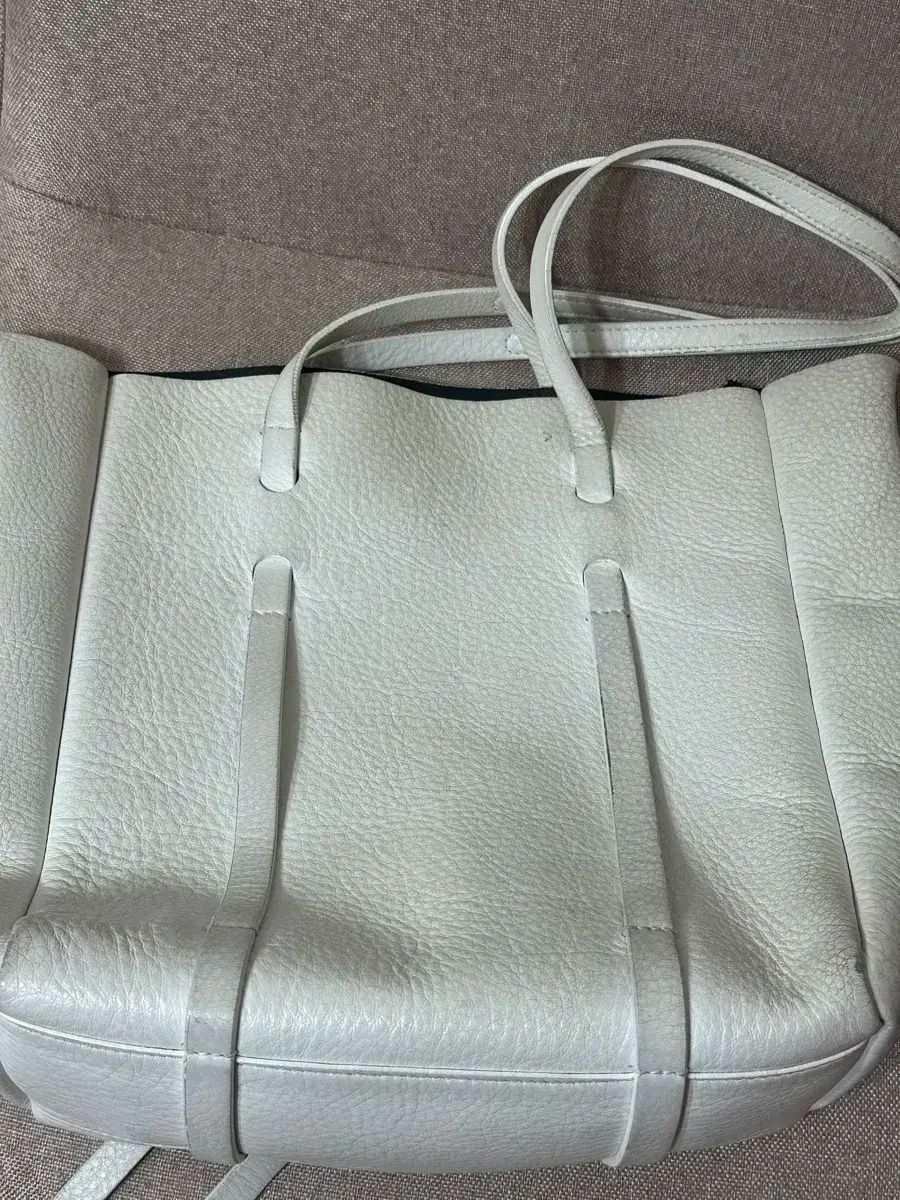 BALENCIAGA バレンシアガ　エヴリデイトート XS 口コミ・レビュー｜バレンシアガ新エブリデイトートXSサイズ
