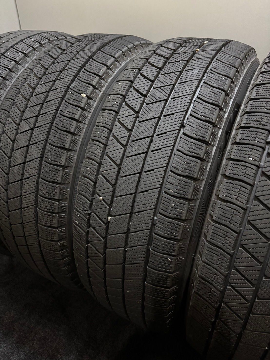 225|60R17 BRIDGESTONE|VRX3 23年製 スタッドレス 4本 ブリヂストン ブリザック アルファード ヴェルファイア フォレスター 南7-K336