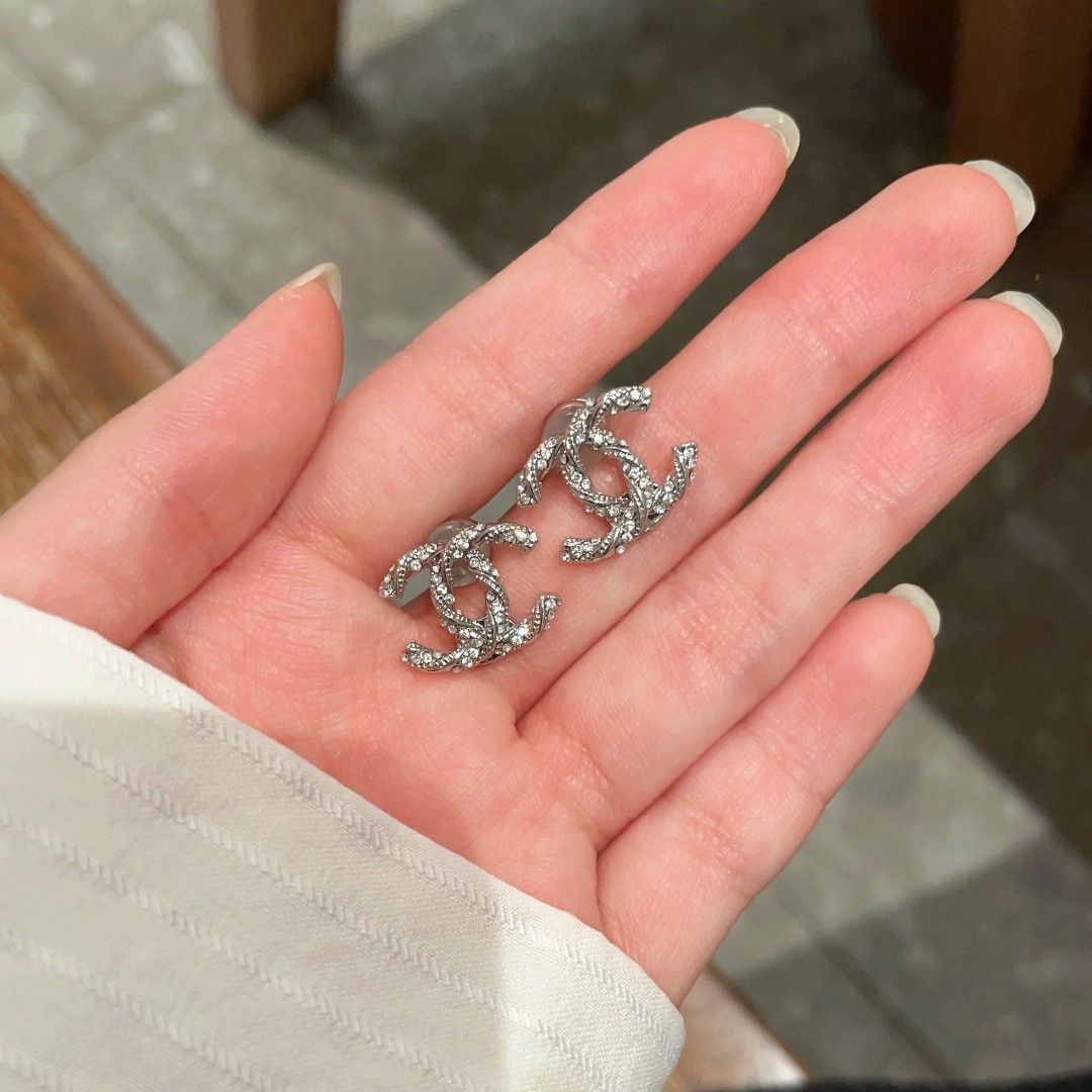 CHANEL イヤリング　オールド 今日特価】Chanel ヴィンテージ イヤリング 送料無料 限定在庫