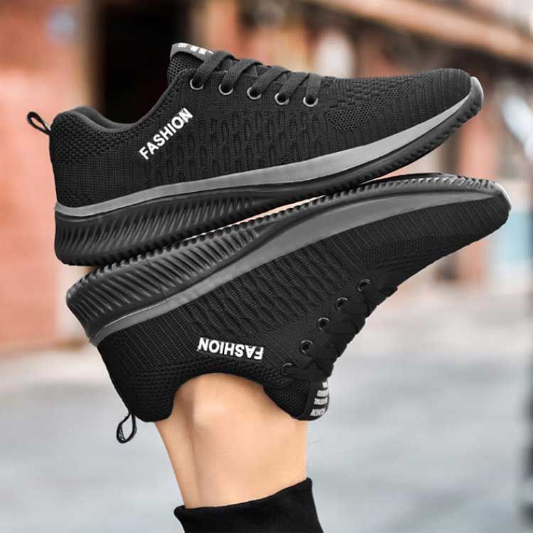 リーボック ランニングシューズ スニーカー Reebok CLASSICの名作ランニングシューズがオリジナルカラーで