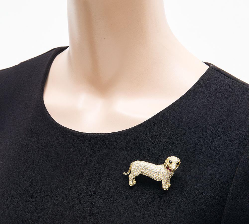 犬モチーフ ルビー ブローチ兼ペンダントトップ - メルカリ 