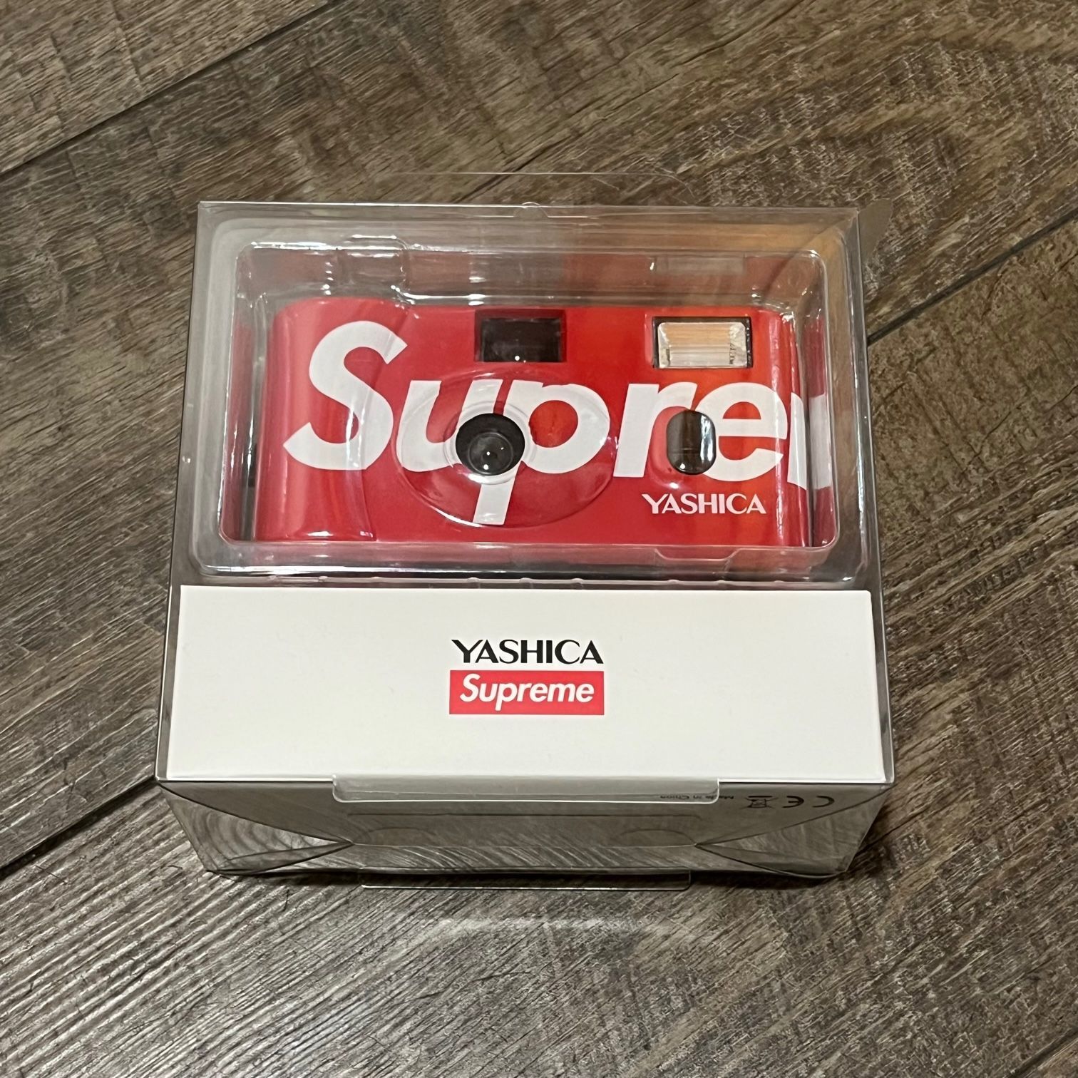 Supreme Yashica MF-1 Camera Red シュプリーム | www