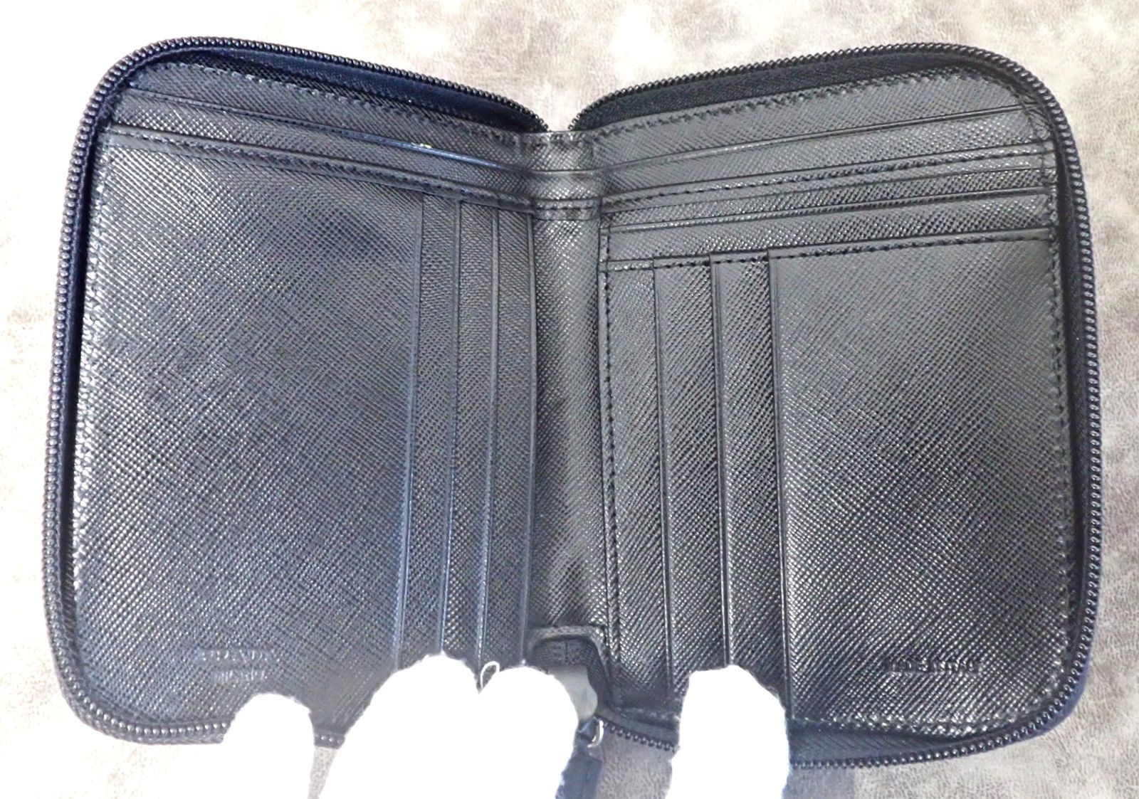 ナイロン 二つ折り財布
