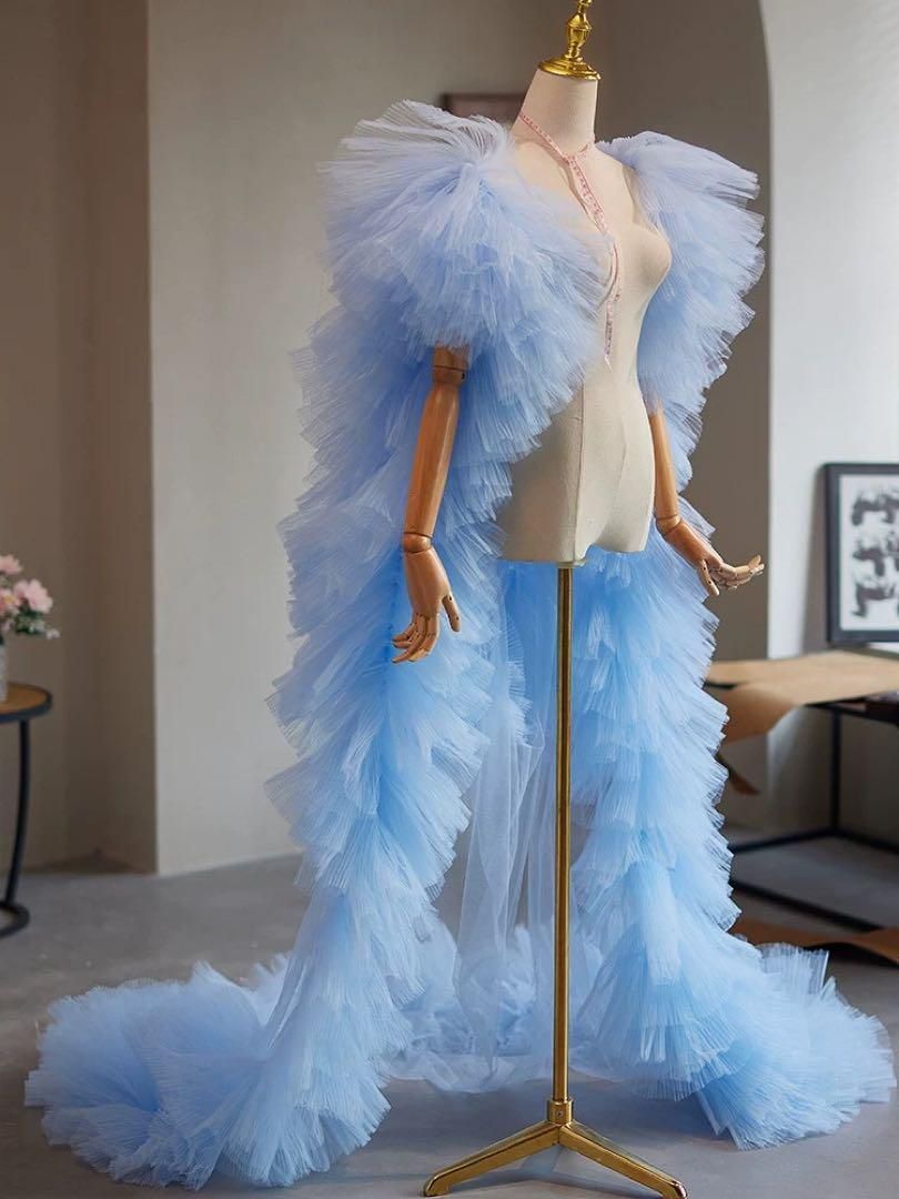 フリルスリーブがゴージャスなソフトチュールのロングショール