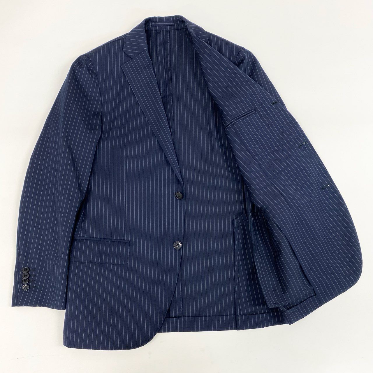 75i8 《美品》 LARDINI ラルディーニ ブートニエール付 セットアップ 