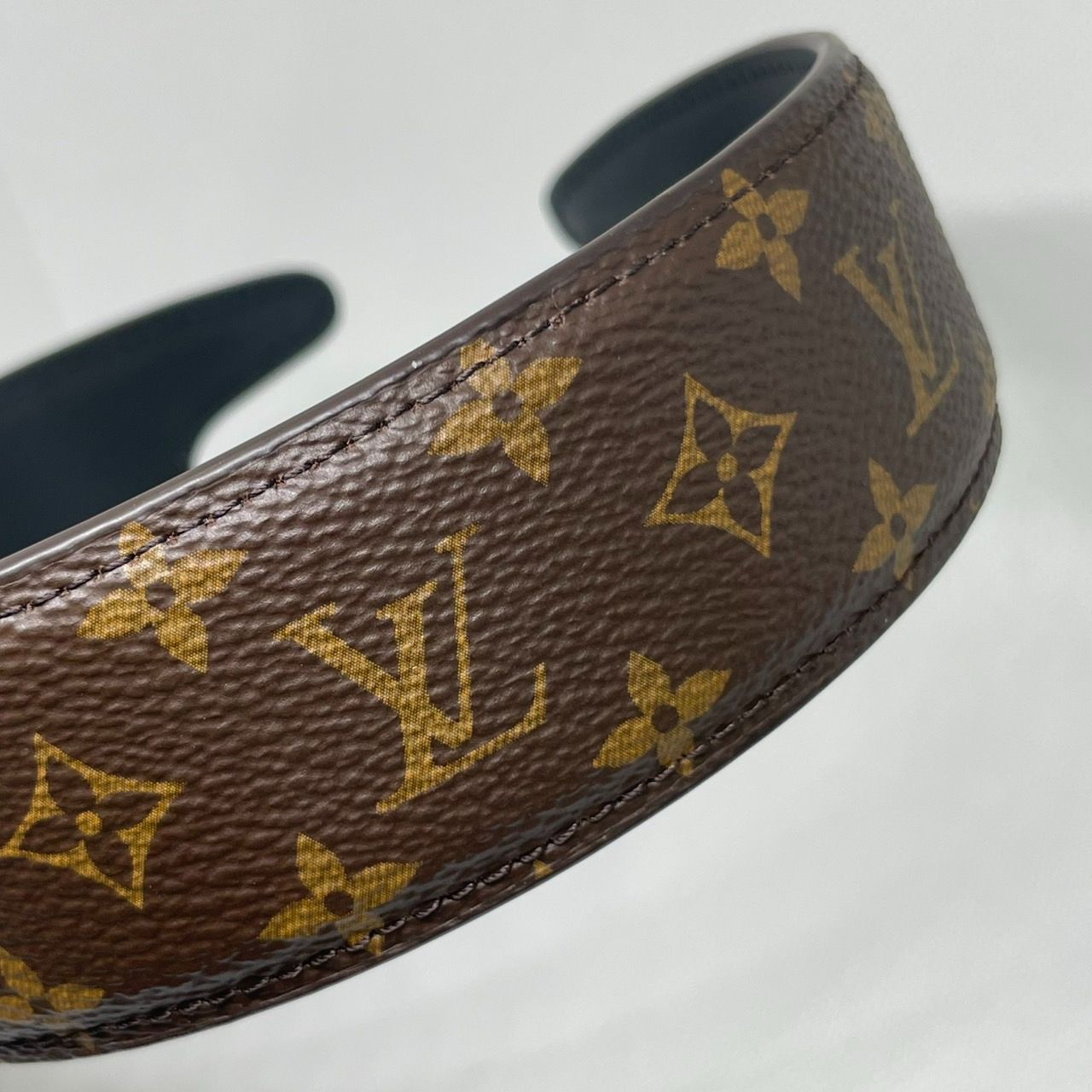 美品 LOUIS VUITTON カチューシャ モノグラム M94557 美品 LOUIS VUITTON カチューシャ モノグラム M94557 - メルカリ