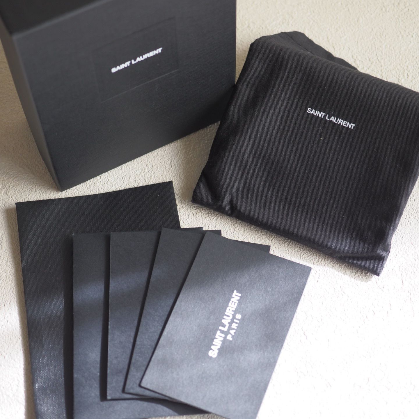 美品✨サンローランパリ 折り財布 コンパクトウォレット ロゴ ブラック 付属品付 SAINT LAURENT サンローラン 財布 二つつ折り アップタウン コンパクト