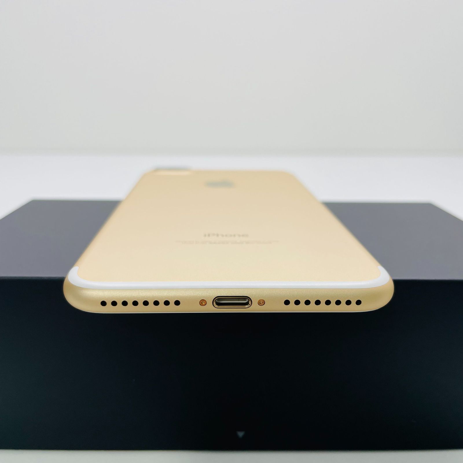 未使用に近い アップル交換品 iPhone 7 Plus Gold 128GB SIMフリー 