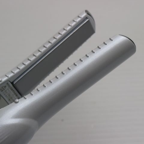 ReFa フィンガーアイロンBEAUTECH FINGER IRON ホワイト ReFa BEAUTECH FINGER IRON（リファビューテック フィンガー
