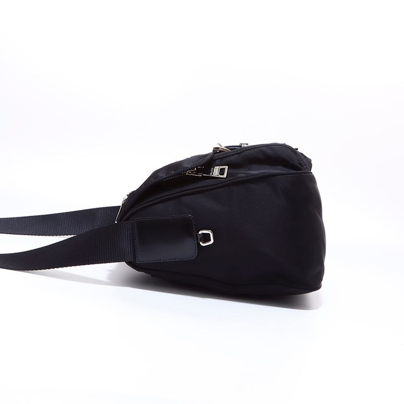 PRADA プラダ ショルダーバッグ ナイロン メッセンジャー - メルカリ PRADA プラダ ショルダーバッグ ナイロン メッセンジャー - メルカリ