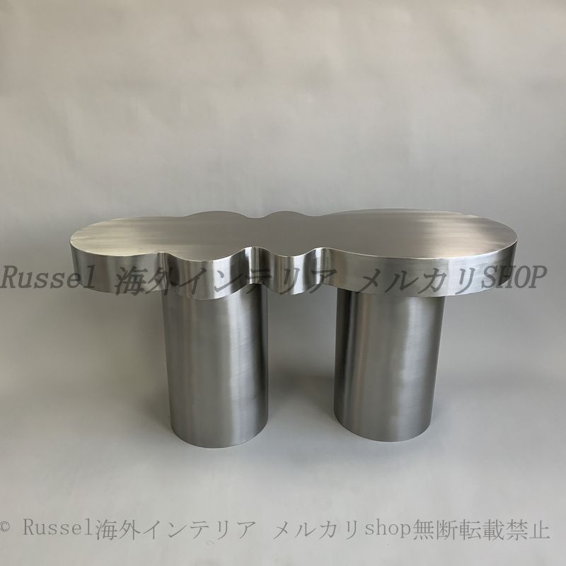 センターテーブル ラグジュアリー マット 柔らか 曲線 デザイン おしゃれ かわいい インテリア 北欧 ダイニング テーブル ステンレス モダン コーヒー テーブル 銀 シルバー MARWIL-DEMENAGEMENTS_CH