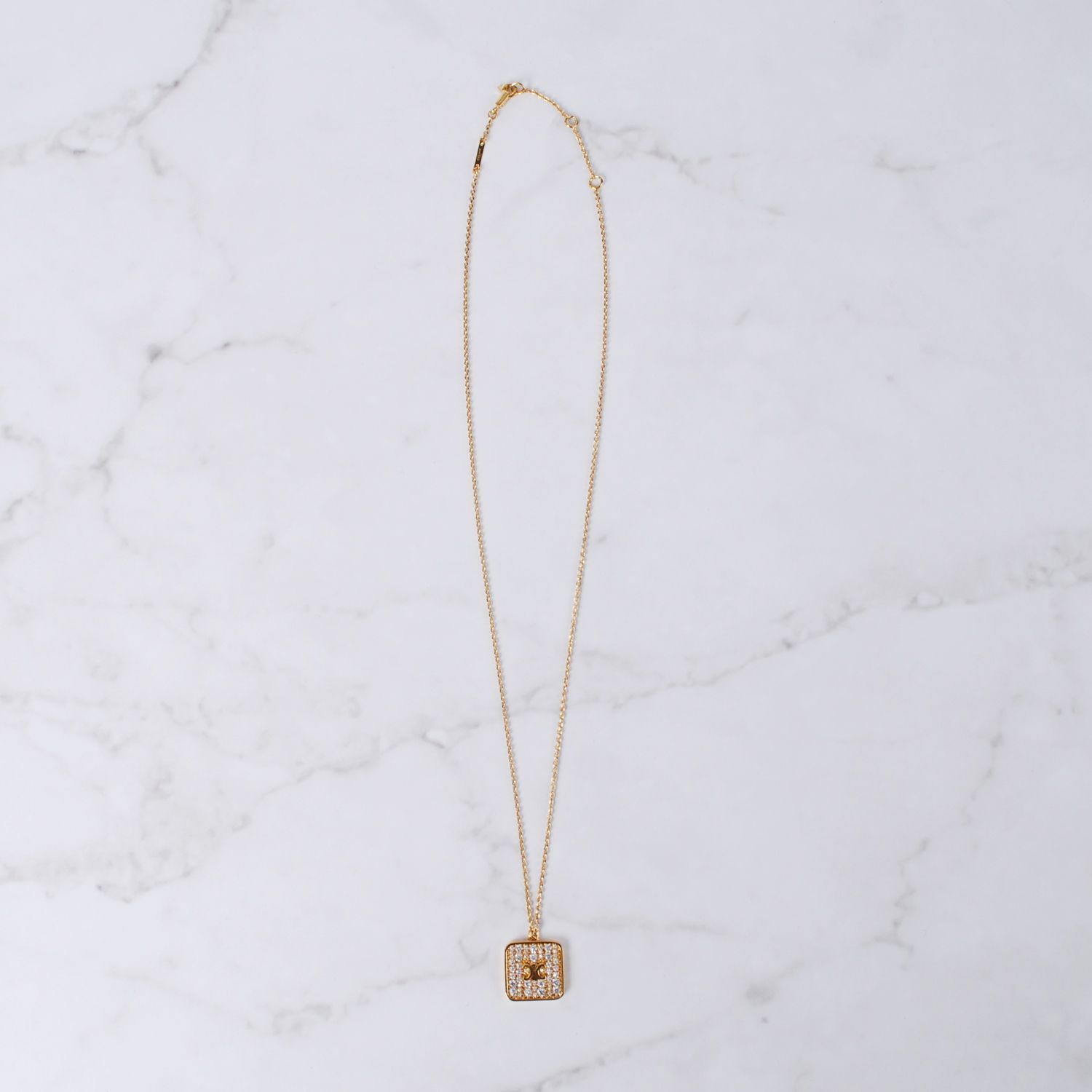 新品未使用】CELINE セリーヌ ネックレス トリオンフ ナイト 新品未使用】CELINE セリーヌ ネックレス トリオンフ ナイト