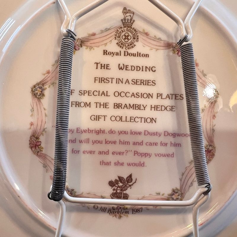 美品 ロイヤルドルトン Royal Doulton ブランブリーヘッジ 21cm