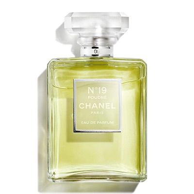 シャネル　限定香水　未使用品 ☆フィルム付き 未開封品 CHANEL N°19 POUDRE EAU DE PARFUM