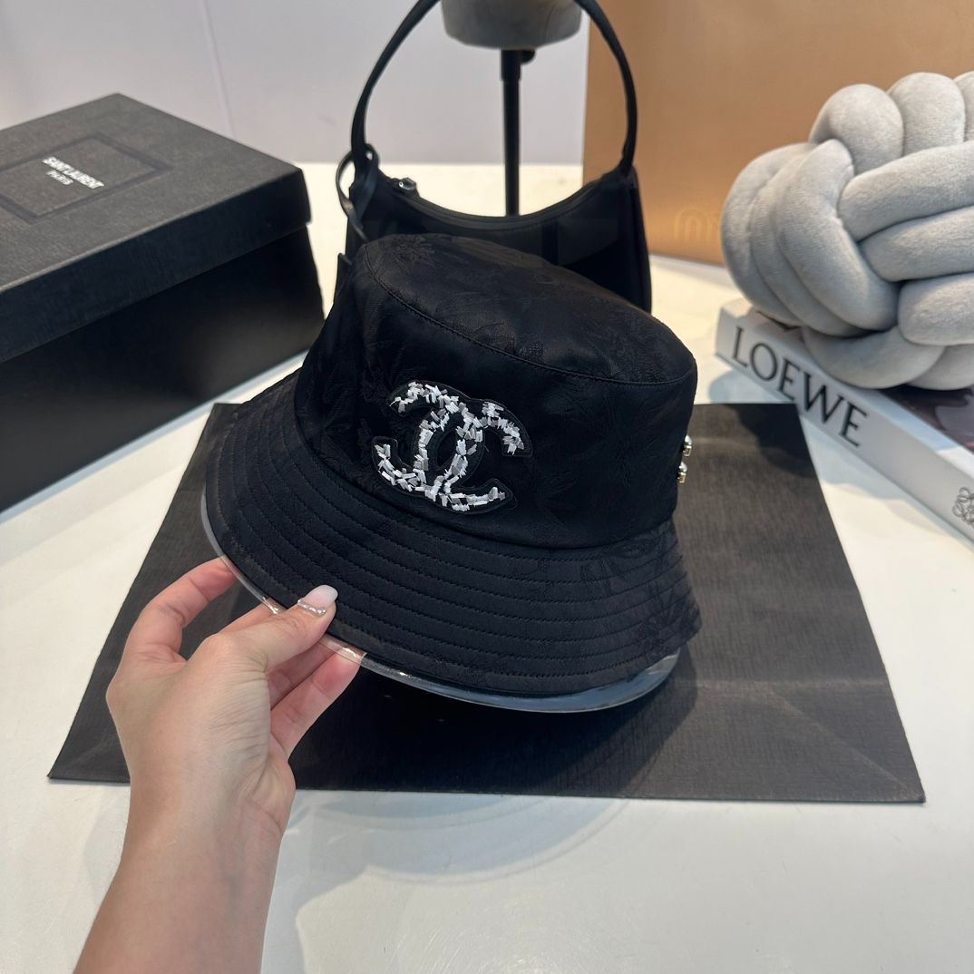 CHANEL】シャネル 2024年新作 ブラック エレガントな刺繍入りバケット 