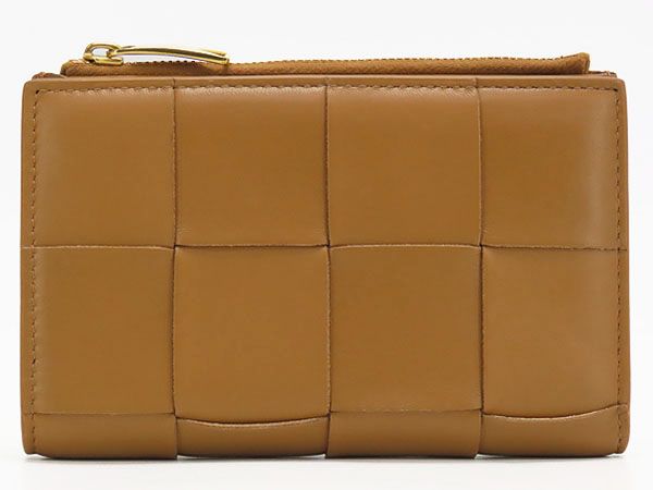 【新品同様】ボッテガ ヴェネタ　BOTTEGA VENETA　マキシ イントレチャート　ミディアム カセット　二つ折りファスナーウォレット　二つ折り財布　コンパクト財布　キャメル ブラウン　667130