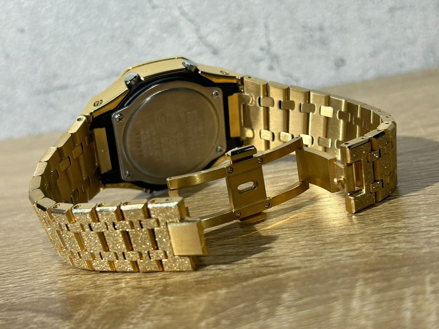 カシオ Gショック フロステッドピンクゴールド GA2100-1A1 GA2100-1A1